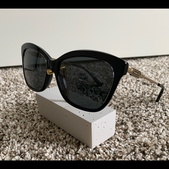 COACH HC8305 BLK Sunglasses. NEW! With Case! - Picture 3 of 6